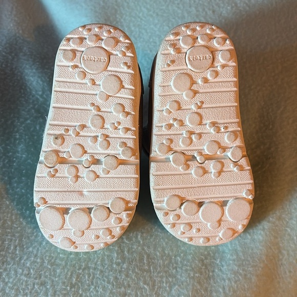 Girls‎ Silver Glitter And Bow Shoes - Picture 3 of 4